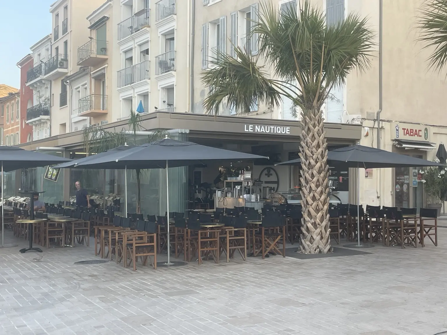 Le Nautique à Sanary-sur-Mer · Port